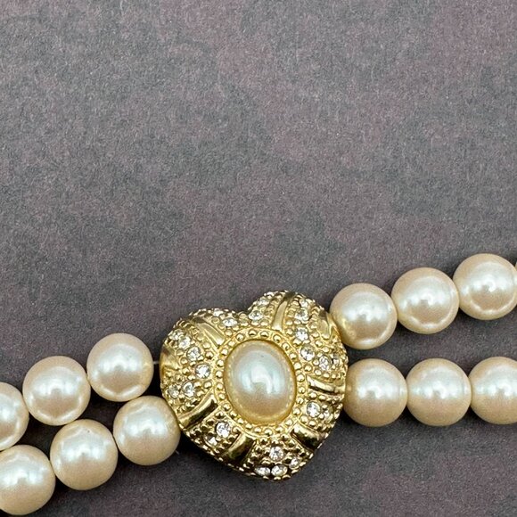 Vintage Richelieu Double Faux Pearl Bracelet with heart “centerpiece” covered in - Picture 12 of 14